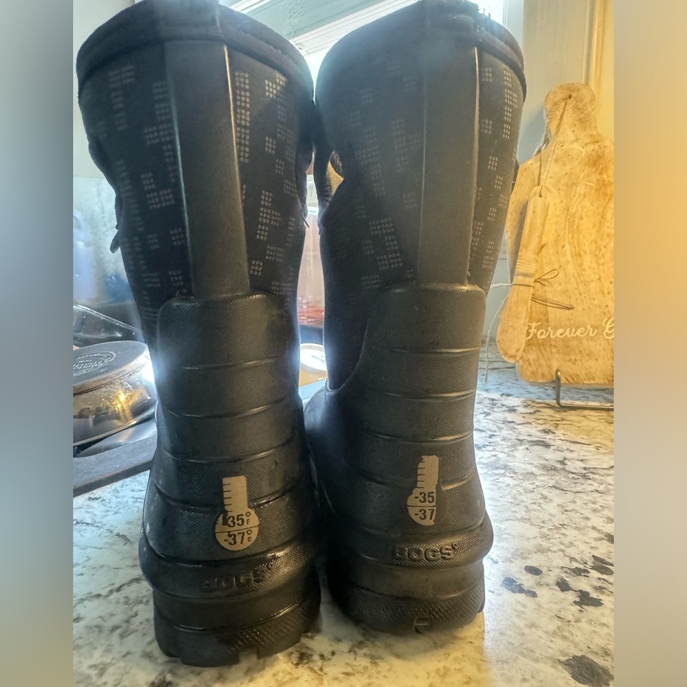Bogs Kids Black Rain & Snow Boots - Picture 4 of 7
